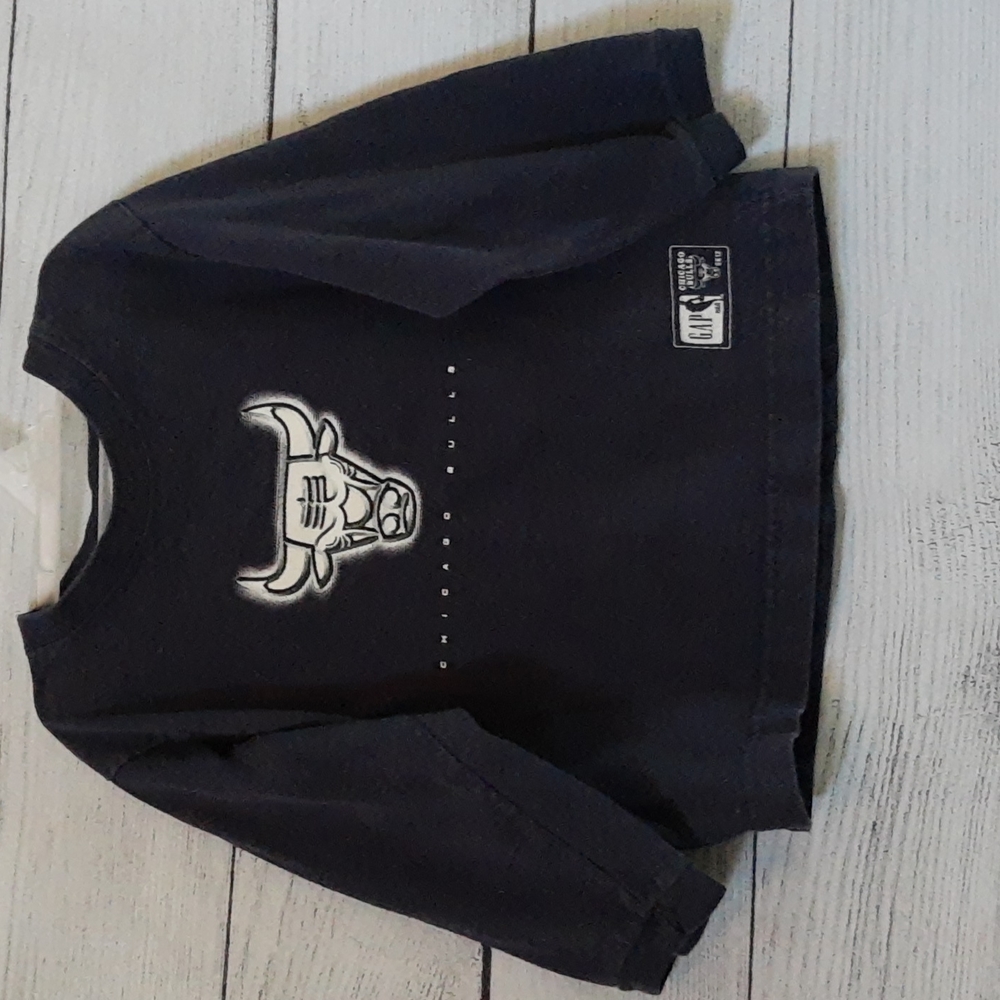NBA Chicago Bulls Long Sleeve Tee Gap Baby Kids 24-30 mos (2XL) Navy White
